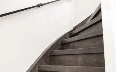 Ontdek de populairste trends voor traprenovatie in 2025!